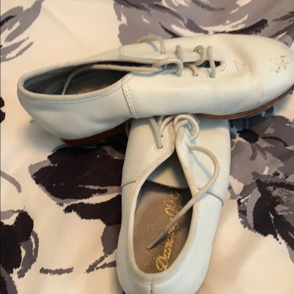 Clogging shoes